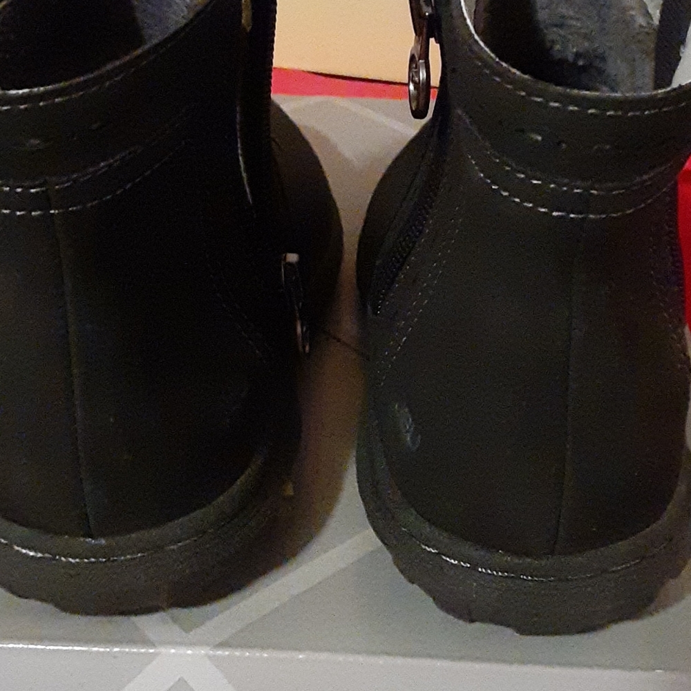 Boots - Picture 3 of 3